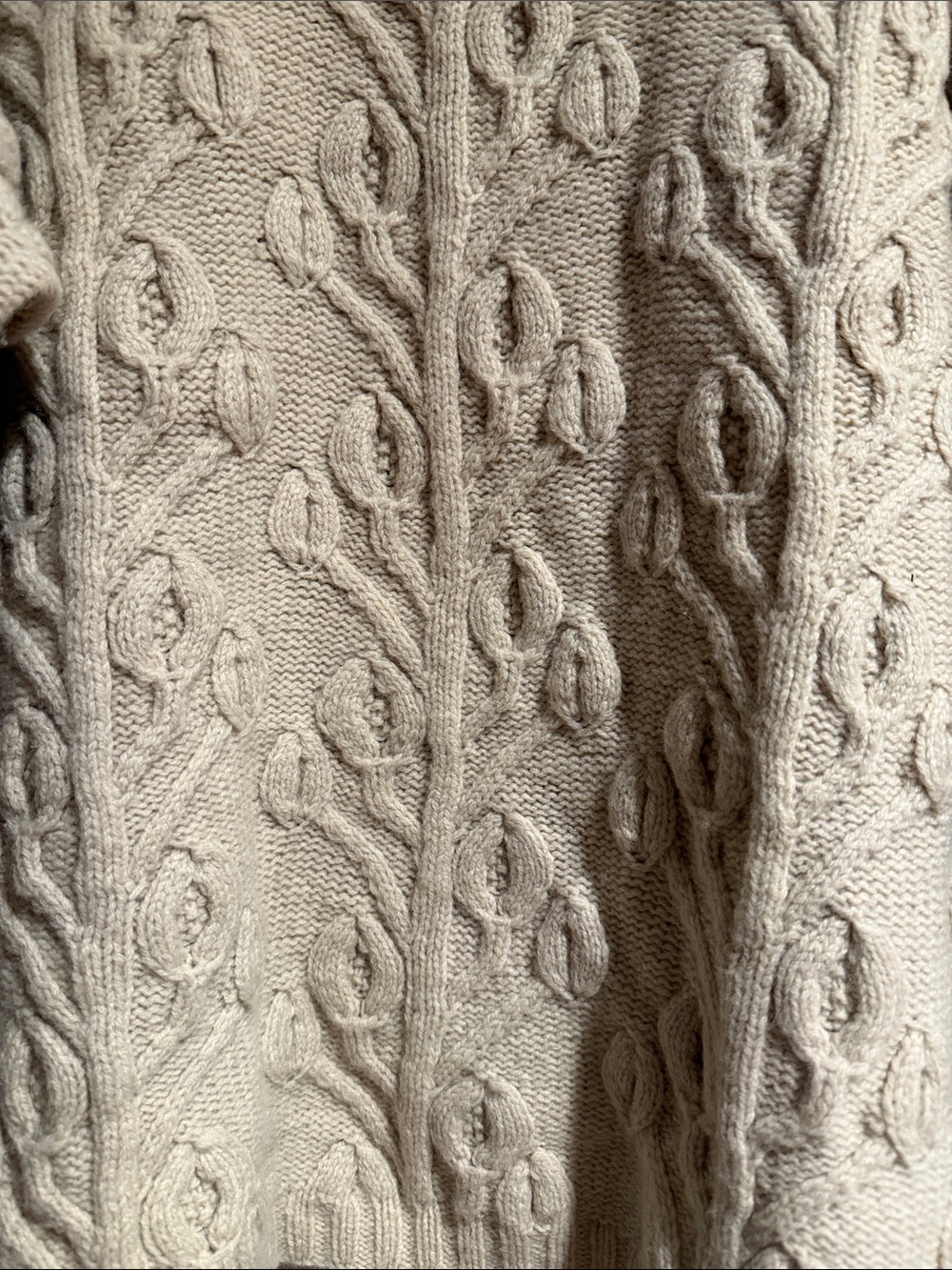 Vintage Banana Republic Cream Cable Knit Crewneck Sweater - Picture 2 of 6